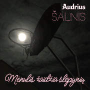 Mėnulis žaidžia slėpynių