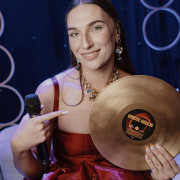 Dviese kelyje (Singlas)