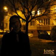 TONE (Singlas)